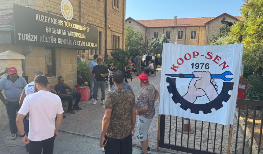 KOOP-SEN’in grevi bugün de devam ediyor