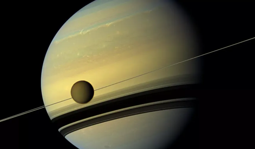 Bilim dünyası heyecanlı: NASA, Titan’da hücre benzeri yapılar keşfetti