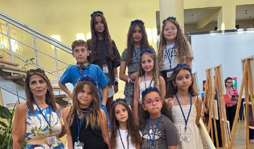 Küçük ressamların "Fırçanın Dansı Sergisi" sanatseverlerle buluştu