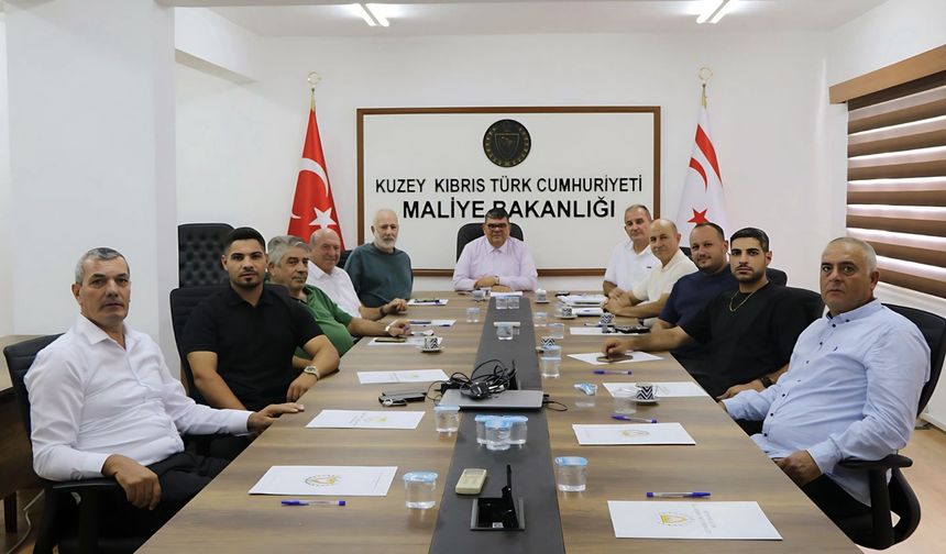 Maliye Bakanı Berova, zeytin üreticilerini kabul etti