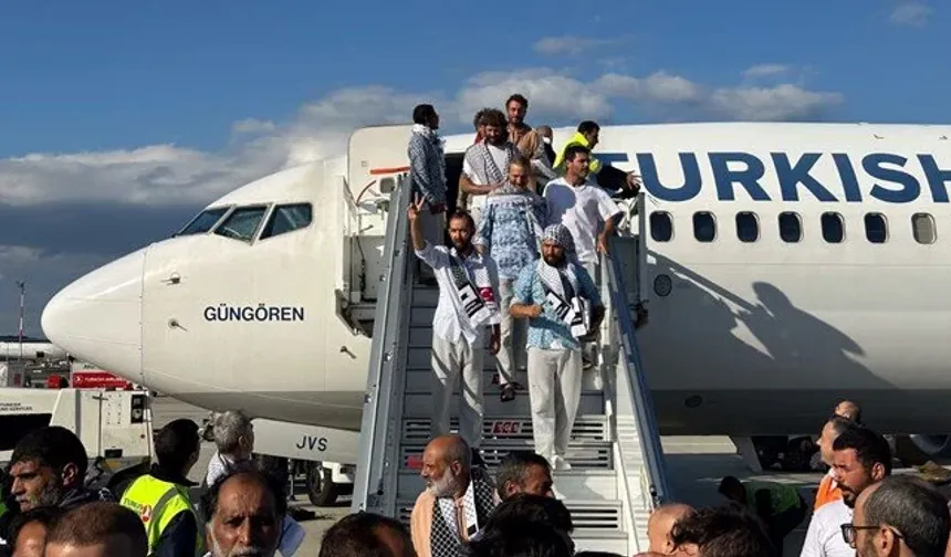 İsrail'in alıkoyduğu 137 aktivist Türkiye'ye getirildi