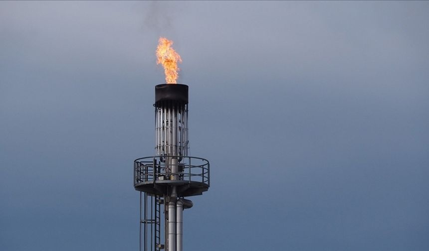 İran ülkenin güneyinde 10 trilyon fitküp gaz rezervi keşfettiğini duyurdu