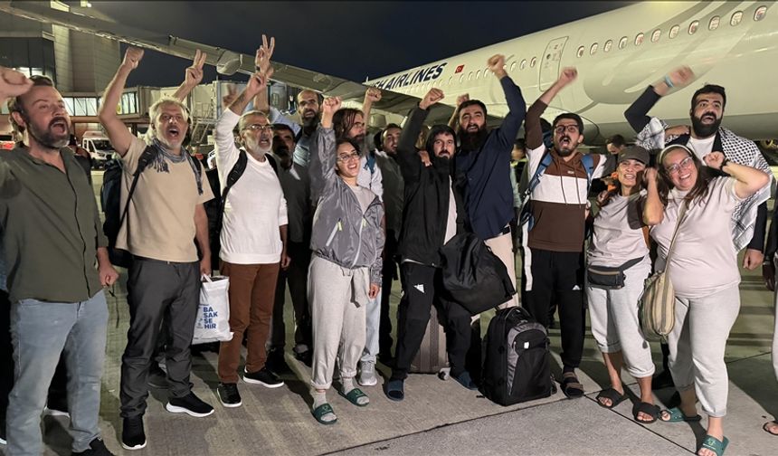 İsrail'in alıkoyduğu aktivistler Türkiye'de