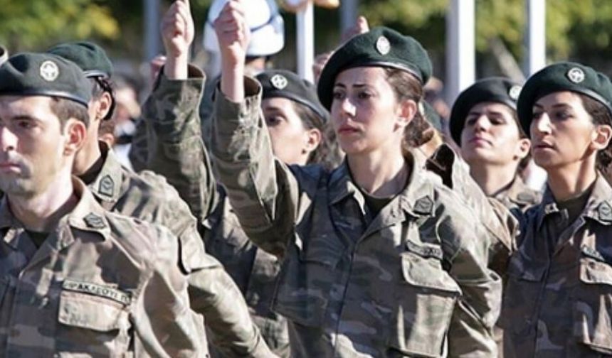 Güney Kıbrıs'ta kadınların gönüllü askerliğe başvuru sayıları düşük seyrediyor!