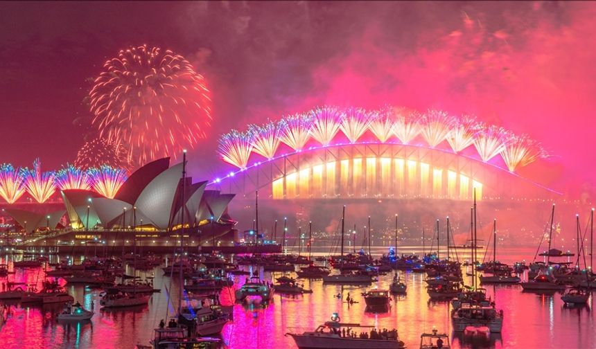 Dünya yeni yılı karşılıyor