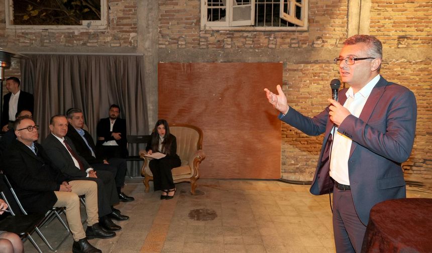 Erhürman'dan gençlere: İyi ki varsınız, iyi ki bizim neslin ezberlerini bozuyorsunuz