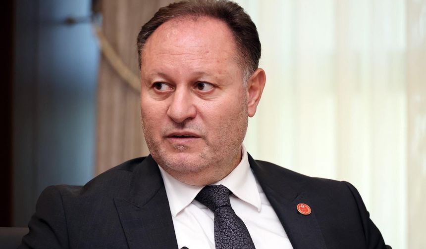 Meclis Başkanı Öztürkler, KKTC’nin ilk Başbakanı Çağatay’ı, saygı, rahmet ve minnetle andı