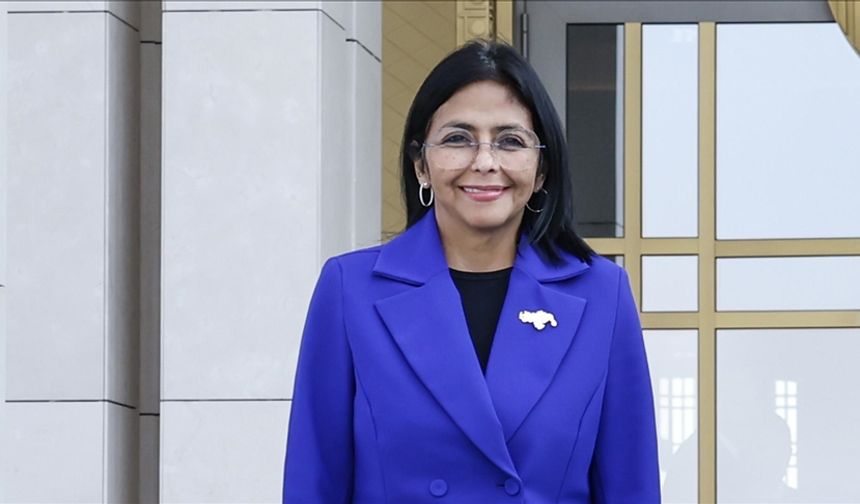 Maduro'nun yardımcısı Delcy Rodriguez yemin ederek Geçici Devlet Başkanı oldu