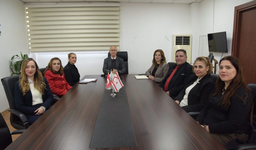 Bakan Hasipoğlu, Eczacılar Birliği heyeti ile bir araya geldi