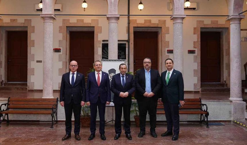 Ayvalık’ta “Rauf Denktaş Kültür Merkezi” açıldı