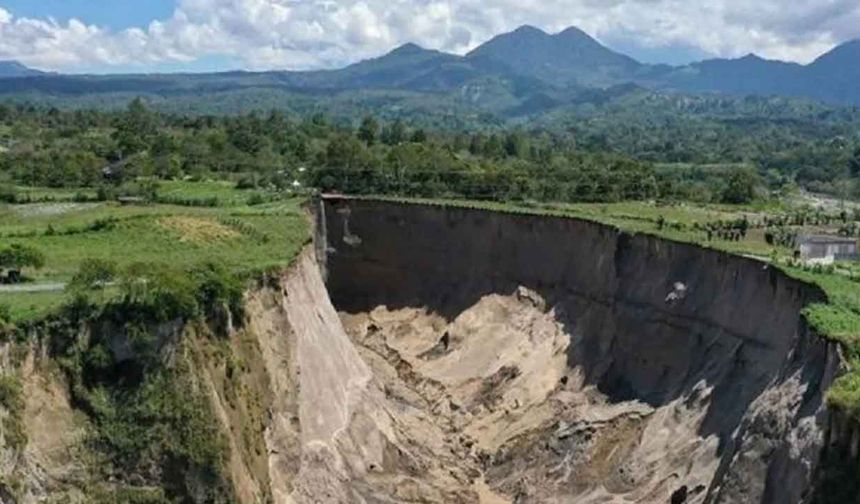 Endonezya'daki dev çukurun genişliği 30 bin metrekareyi aştı