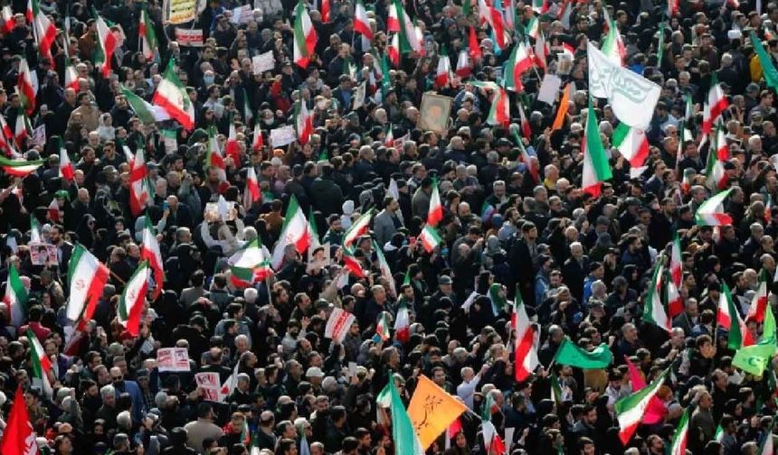 İran'da bazı üniversitelerdeki yönetim karşıtı gösteriler üçüncü gününde