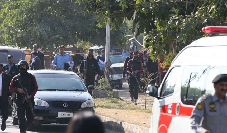 İslamabad'da camide patlama... 15 kişi öldü, 80 kişi yaralandı