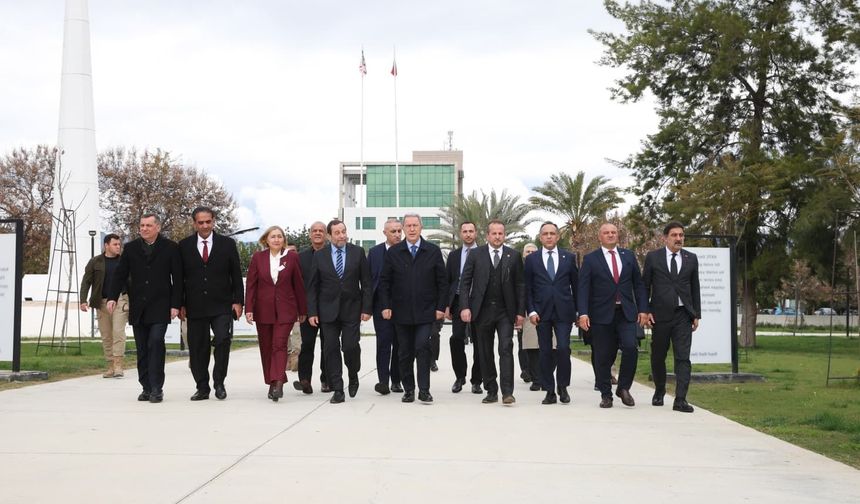 Akar, KKTC'de temaslarda bulundu