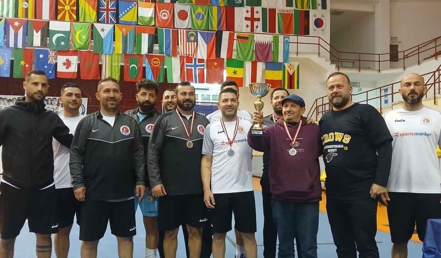 ‘Belediyeler Arası Futsal Turnuvası’nda Yeniboğaziçi Belediyesi birinci oldu