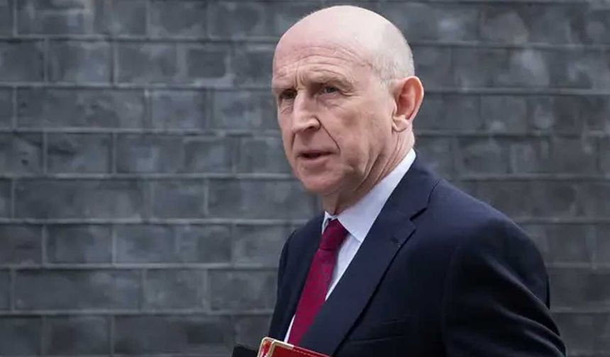 İngiltere, kendi sularındaki Rus denizaltılarını caydırmak için asker gönderdiğini açıkladı