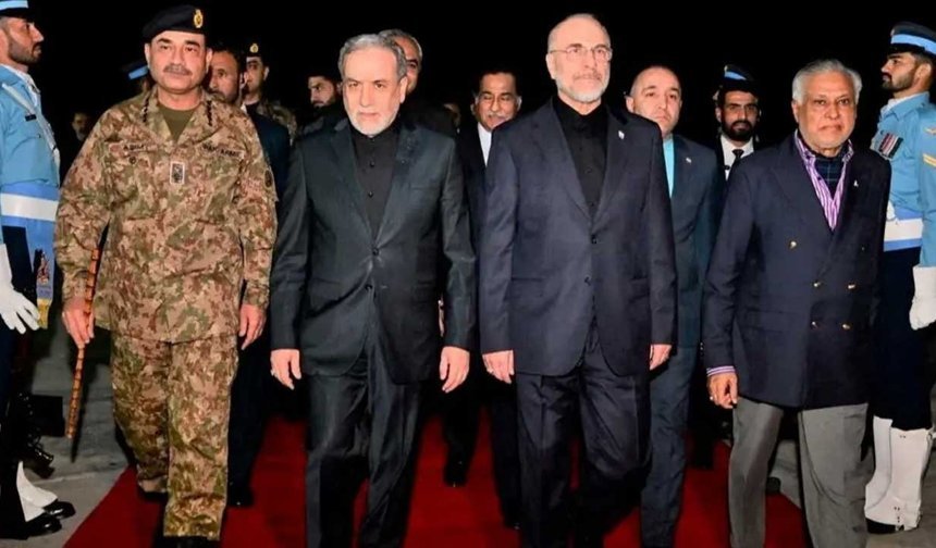 Pakistan'da tarihi gün... ABD ve İran heyetleri İslamabad'a ulaştı