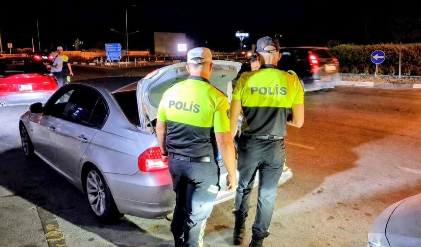 Ülke genelindeki denetimlerde bin 663 kişi hakkında işlem yapıldı, 12 kişi tutuklandı