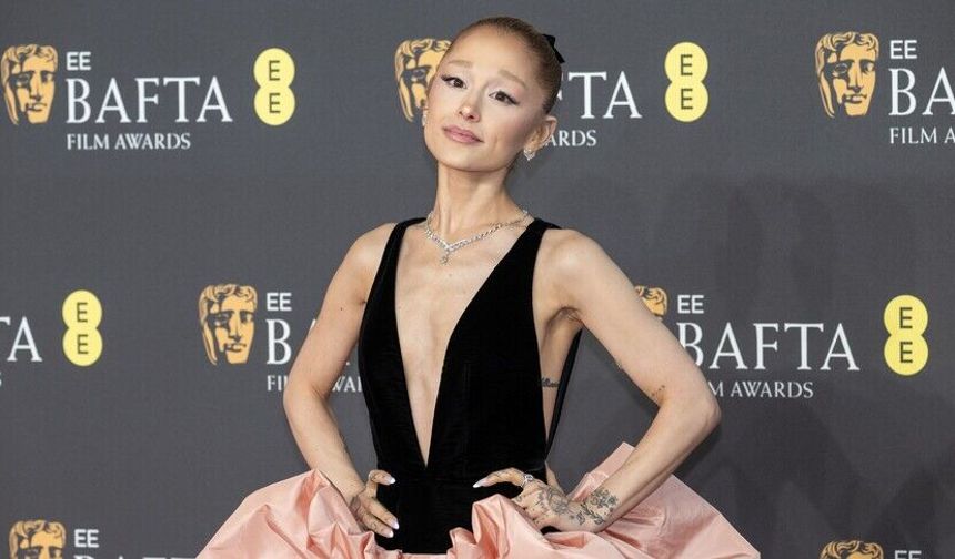 Ariana Grande, şarkısını izinsiz kullanan Beyaz Saray'a tepki gösterdi