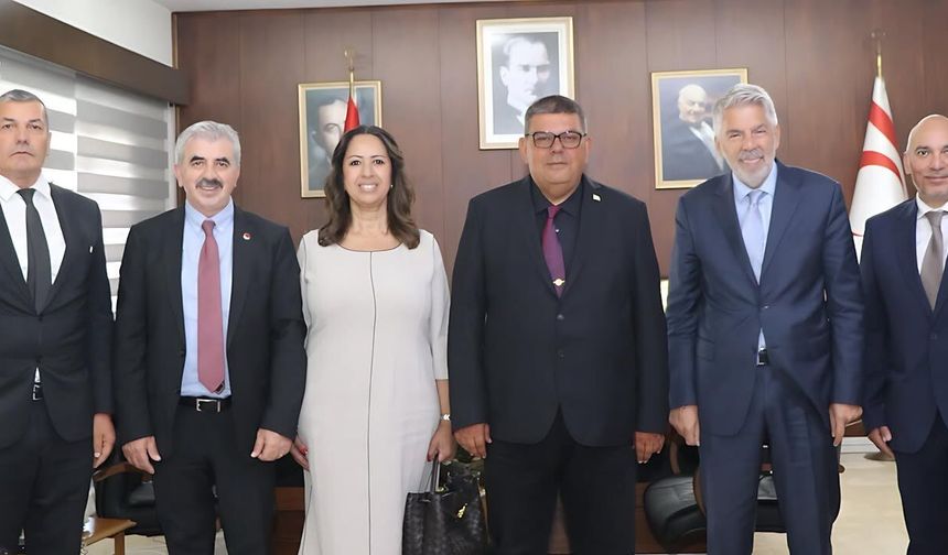 Maliye Bakanı Dr. Berova, Vodafone Türkiye ve TELSİM yetkililerini kabul etti
