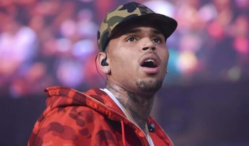 Şarkıcı Chris Brown, Londra'daki gece kulübü kavgasında suçunu kabul etti