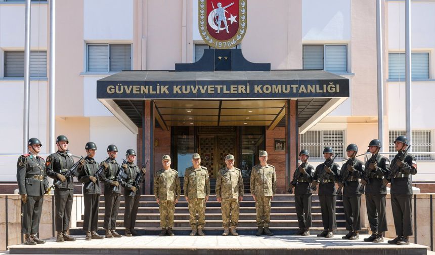 Kıbrıs Türk Barış Kuvvetleri Komutanlığında devir teslim töreni