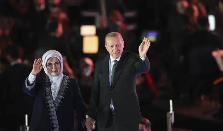 Erdoğan: Çeyrek asrı devirmenin gururunu yaşıyoruz