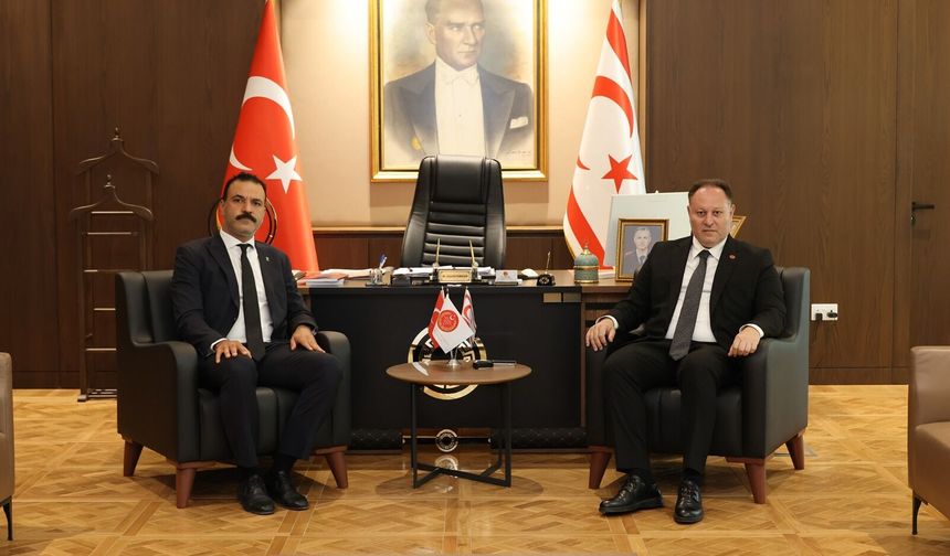 Öztürkler, AK Parti KKTC Temsilcisi Kaya’yı kabul etti.