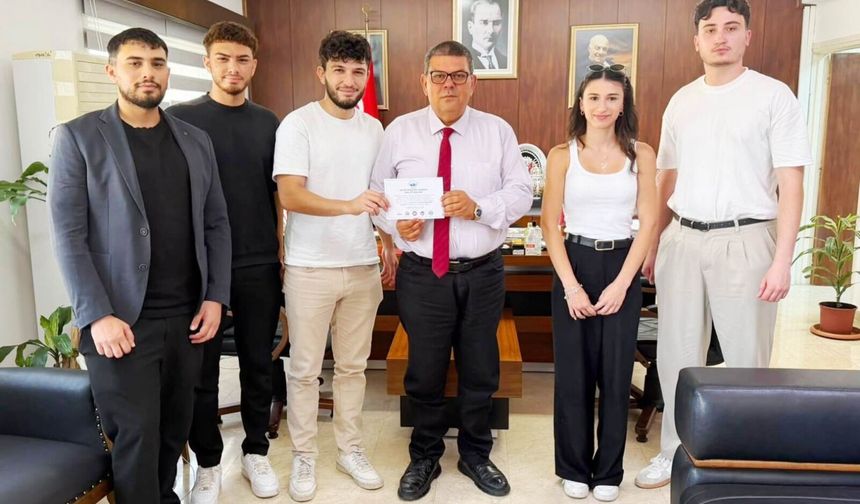 Üniversite öğrencilerinden Bakan Berova’ya kongre daveti