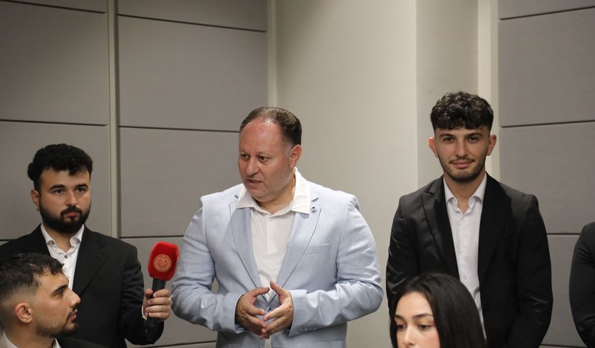 Öztürkler: Gençlerimizin beklentisi ülkelerine hizmettir
