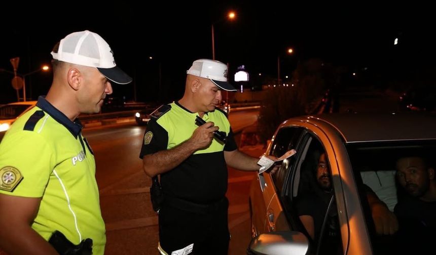 Kötü hava koşullarına rağmen trafik denetimleri sürdü