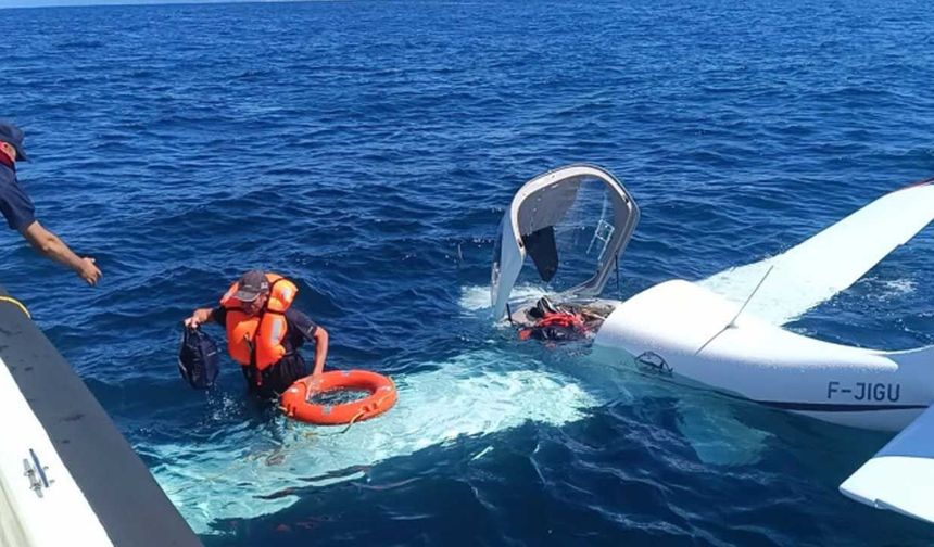 Gürcistan'dan kalkan uçak Rize'de denize acil iniş yaptı