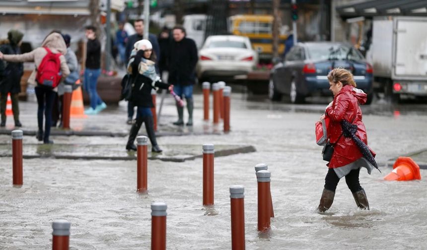 Türkiye'de Meteorolojiden kuvvetli yağış, fırtına ve kar uyarısı!