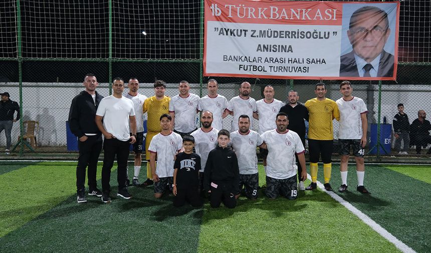 Near East Bank emin adımlarla devam ediyor