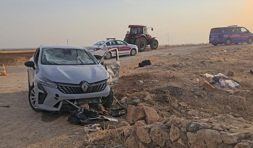 Mardin'de katliam gibi kaza... Otomobil sulama kanalına devrildi: 4'ü çocuk 6 ölü